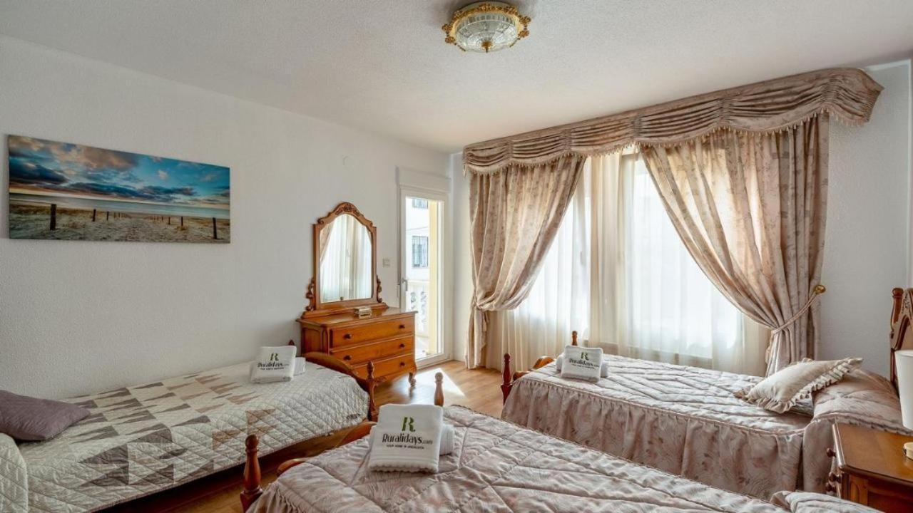 Villa De La Acacia Gojar Luaran gambar